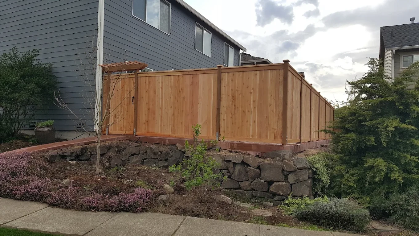 Cedar fence installation in Maple Valley WA